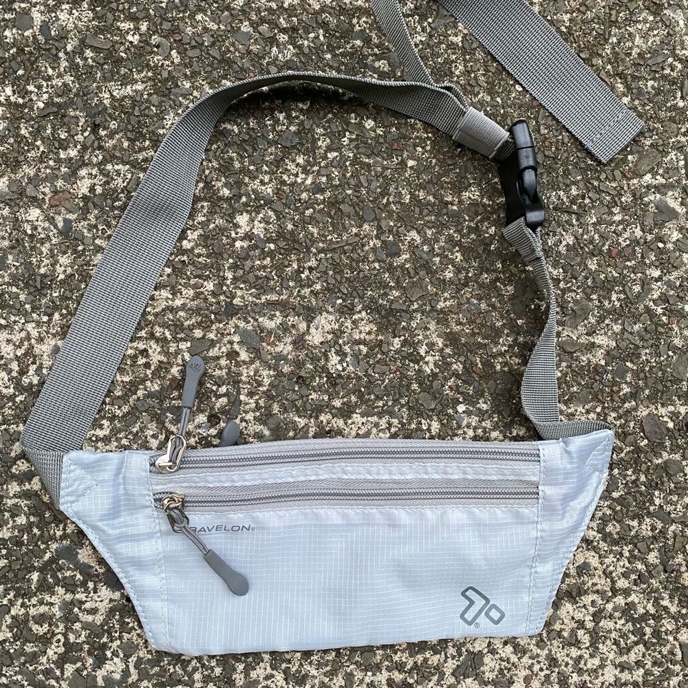TRAVELON unisex Fanny / Waist Pack 11x4.5 unused